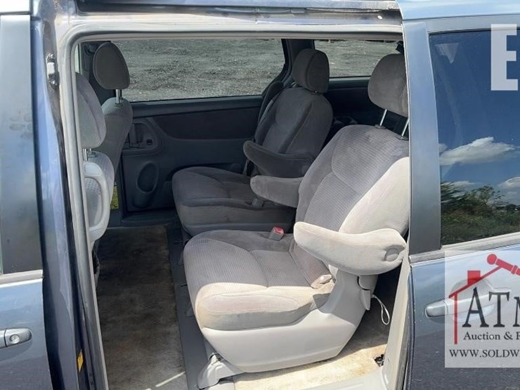 2006-toyota-sienna-image-9