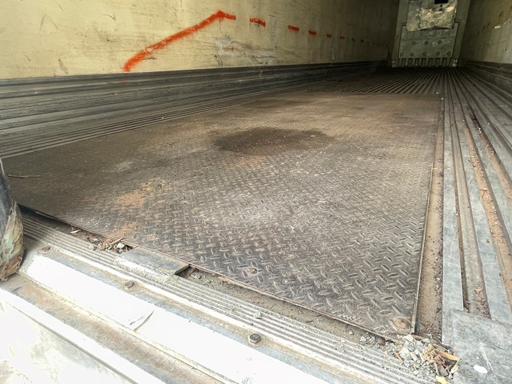 1996-utility-53'-image-39