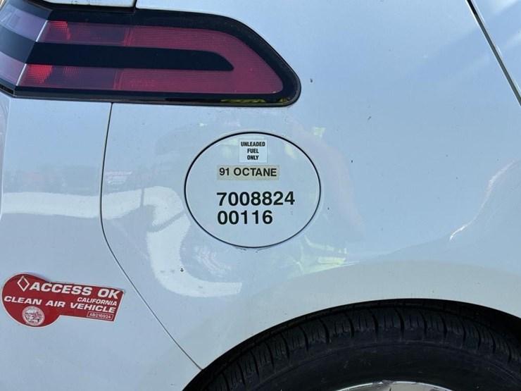 2014-chevrolet-volt-hatchback-image-7