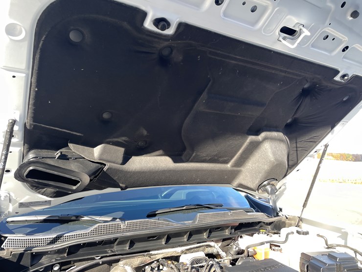 2025-chevrolet-silverado-image-76