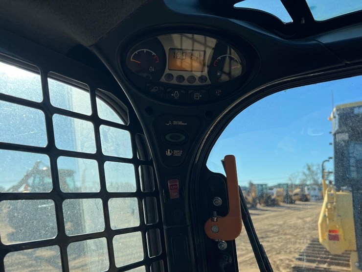 2019-bobcat-t450-image-32