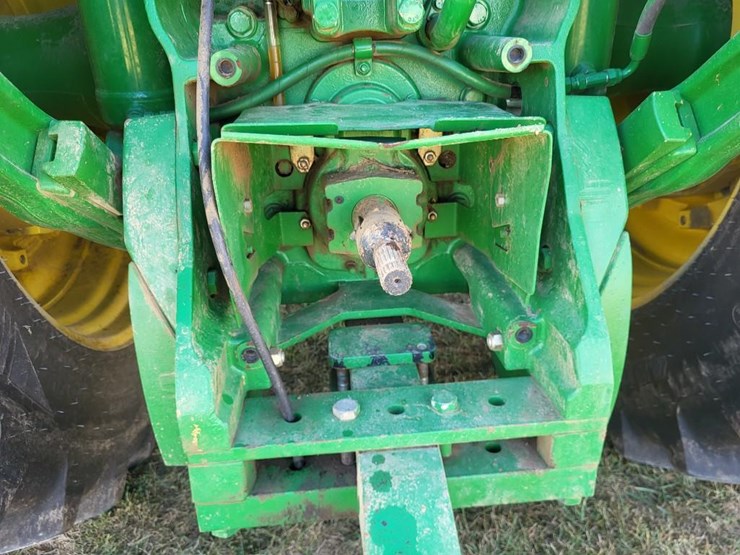 2011-john-deere-8235r-image-29