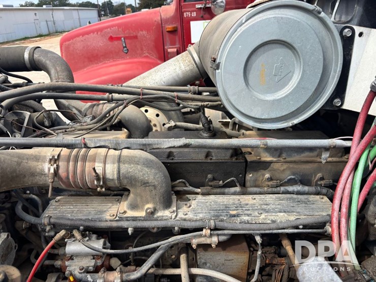 1994-freightliner-fld120-image-54