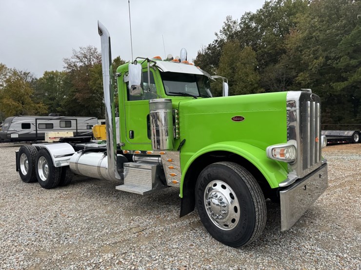 2014-peterbilt-384-image-3