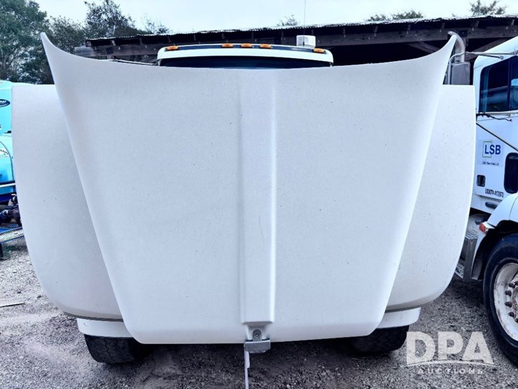 2005-kenworth-t300-image-45