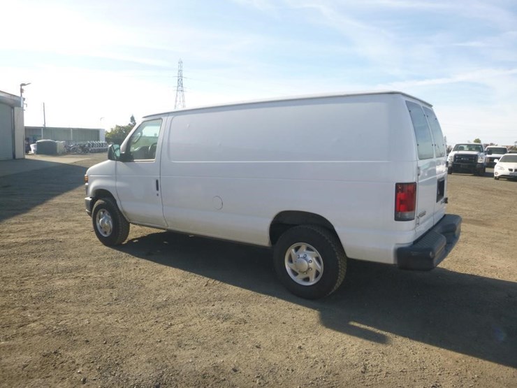 2009-ford-e250-image-4