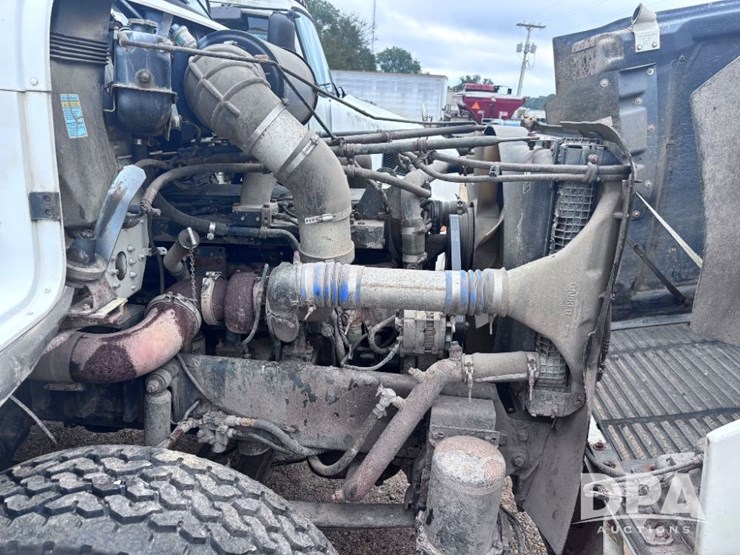 2001-freightliner-fld112-image-59