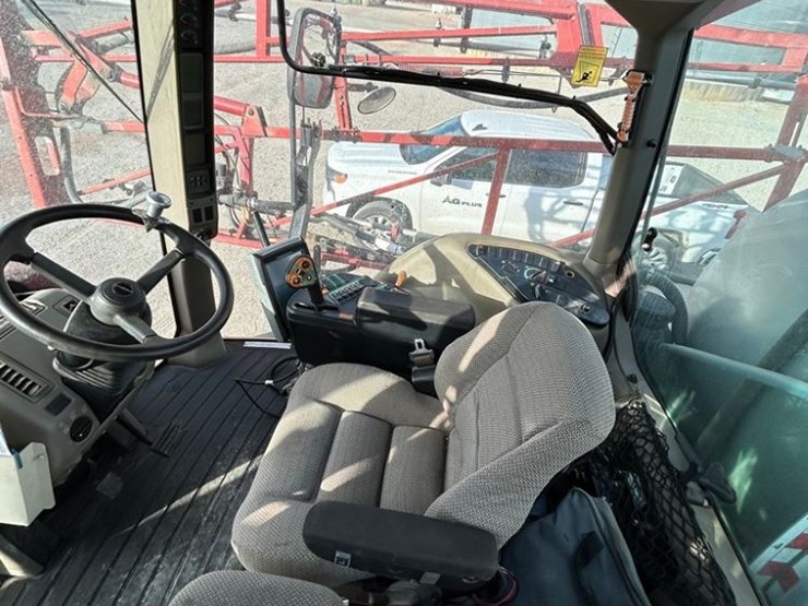 2009-case-ih-patriot-3330-image-29