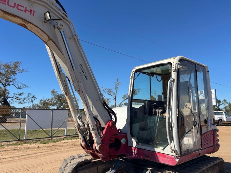 takeuchi-tb285-image-23