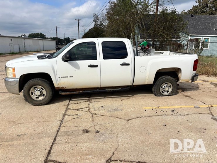 2009-chevrolet-silverado-2500hd-image-11