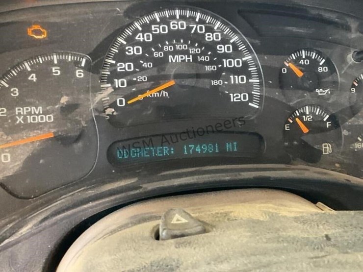 2005-chevrolet-2500hd-image-19