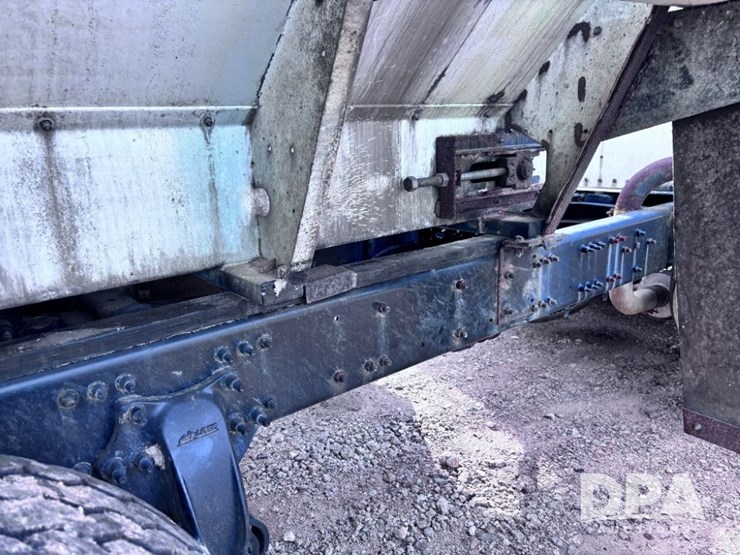 2005-kenworth-t300-image-37