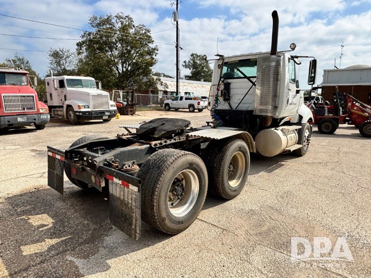 2010-international-prostar-image-11