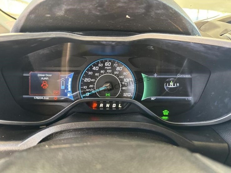 2014-ford-c-max-hybrid-wagon-image-16