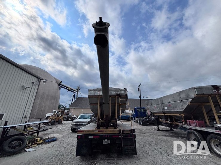 2004-magnolia-trailer-image-6