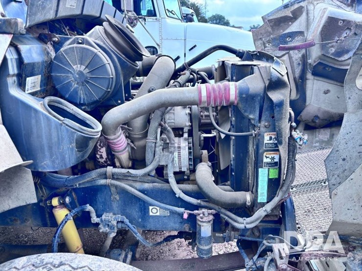 2005-kenworth-t300-image-54