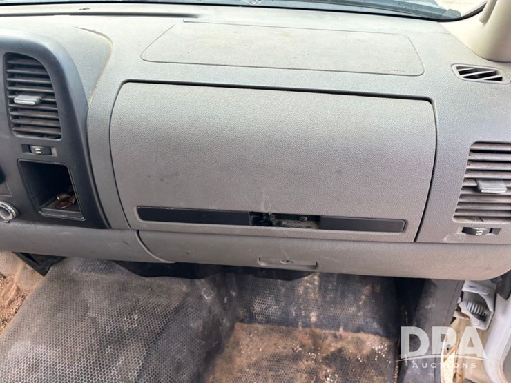 2009-chevrolet-silverado-2500hd-image-66