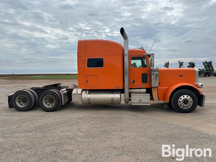 2009-peterbilt-389-image-4