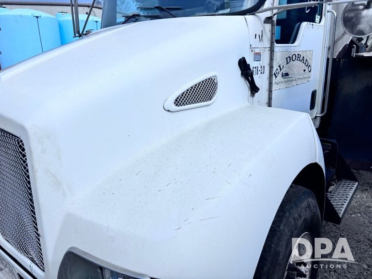 2005-kenworth-t300-image-17