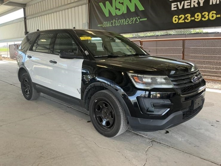 2017-ford-explorer-image-2