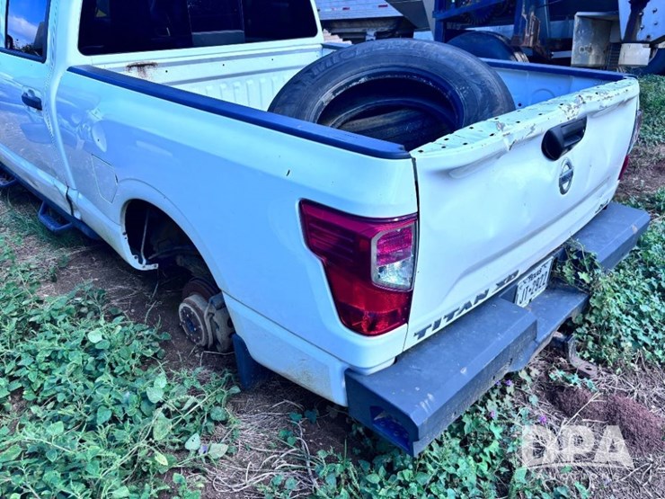 2018-nissan-titan-image-34