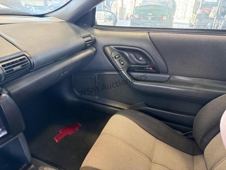 1994-chevrolet-camaro-hatchback-image-17