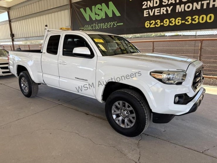 2017-toyota-tacoma-image-2