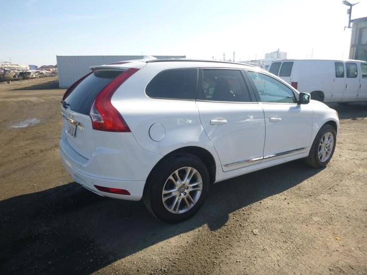 2014-volvo-xc60-image-3