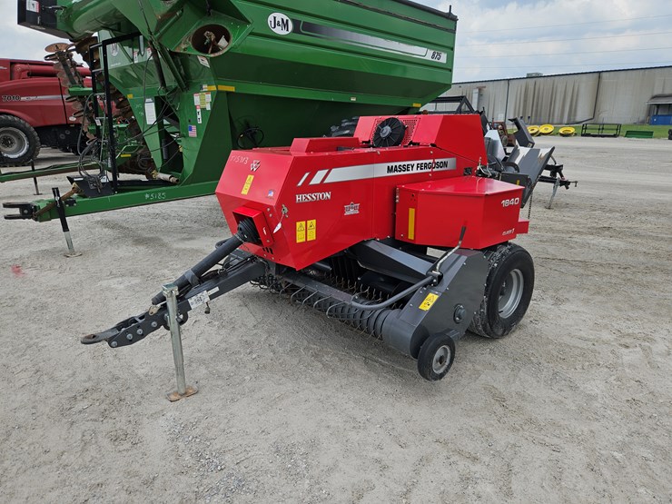 2020-massey-ferguson-1840-image-1