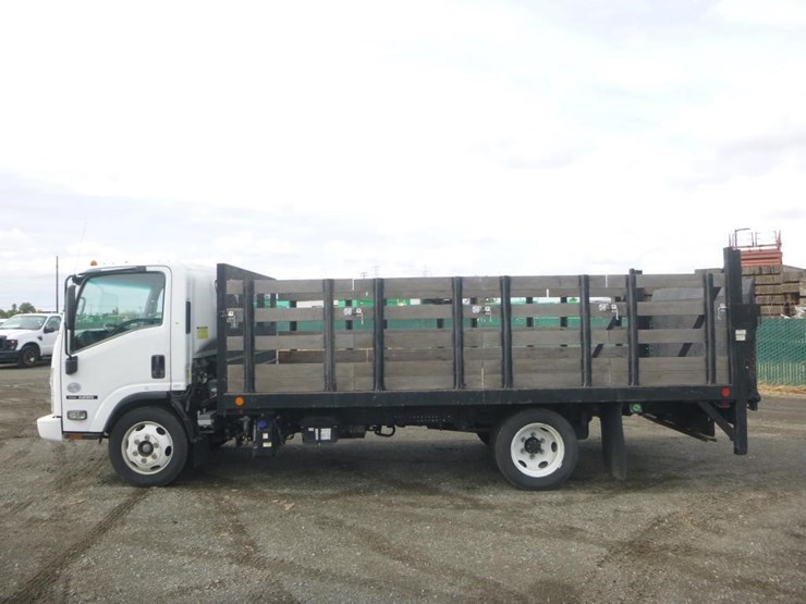 2018-isuzu-nrr-image-5