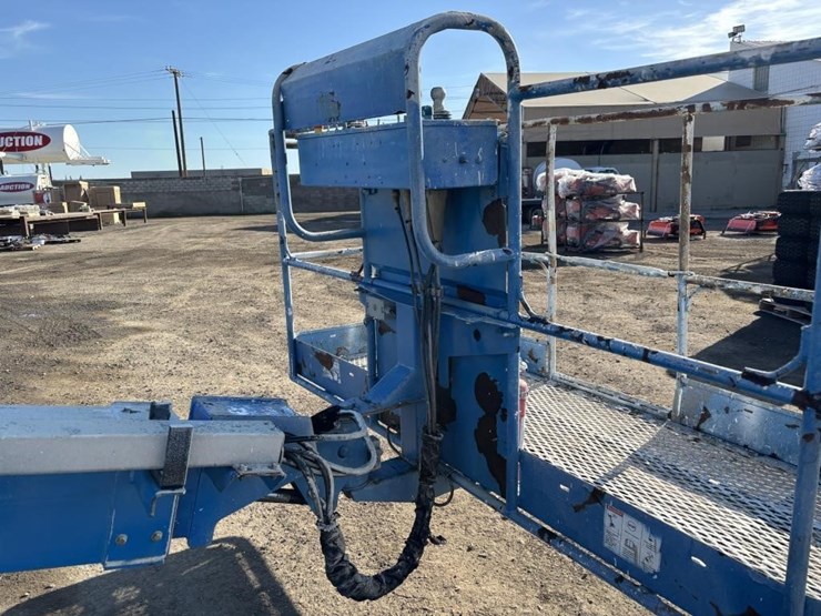 2013-genie-s40-image-13