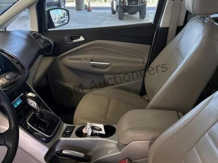 2013-ford-c-max-hybrid-wagon-image-21