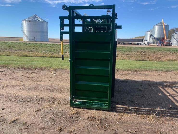 arrow-quip-54-series-squeeze-chute-image-5