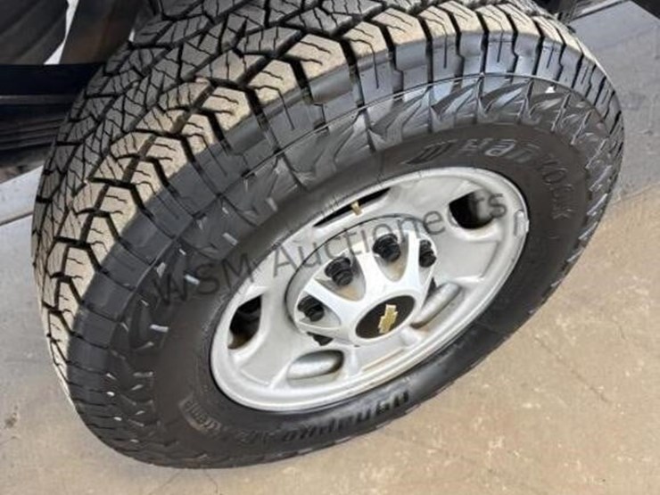 2021-chevrolet-silverado-2500hd-image-8