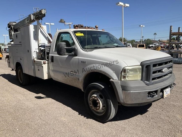 2005-ford-f550-image-4