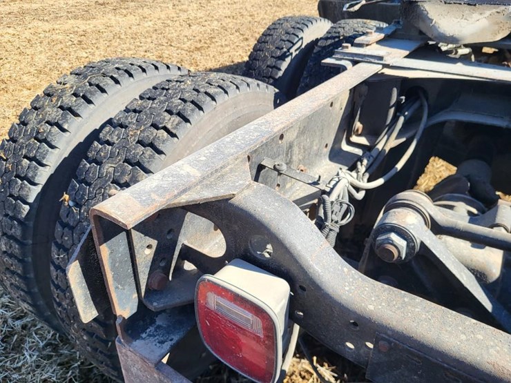 2004-mack-granite-cv713-image-25