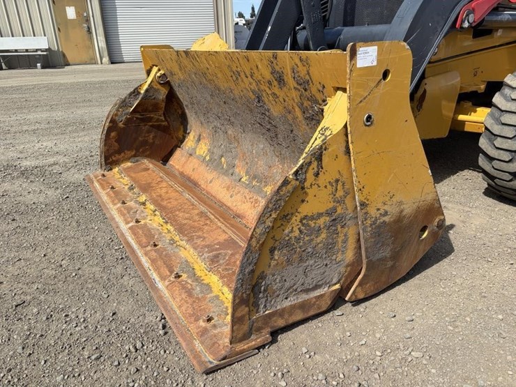 2020-deere-310l-ep-image-9