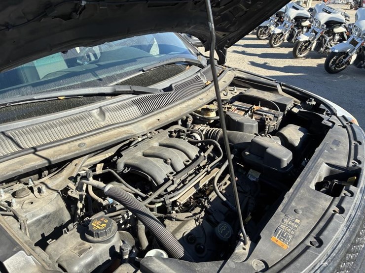 2013-ford-explorer-image-11