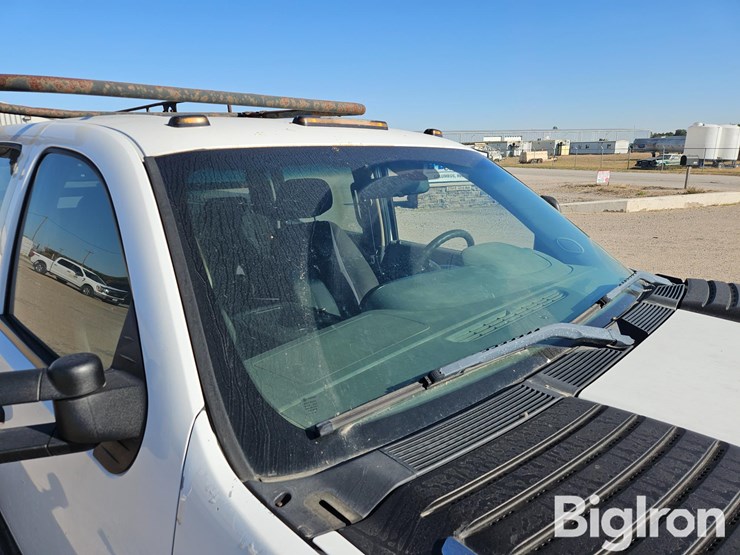 2011-chevrolet-silverado-3500-image-11