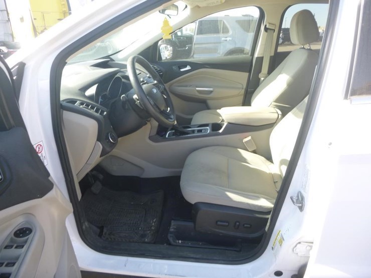 2017-ford-escape-image-8