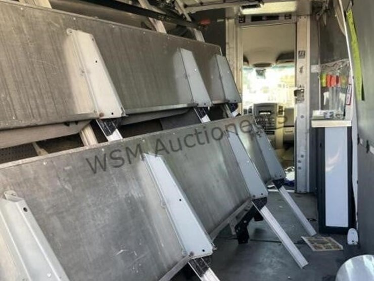 2011-mercedes-benz-sprinter-catering-van-image-11