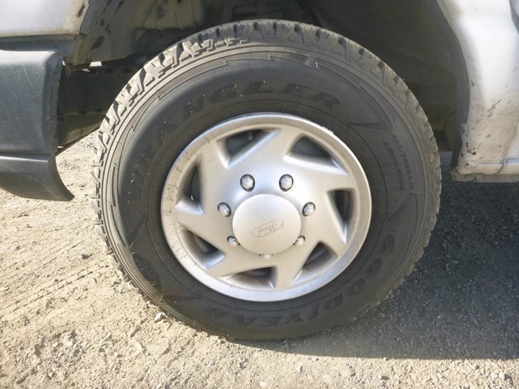 2009-ford-e250-image-15