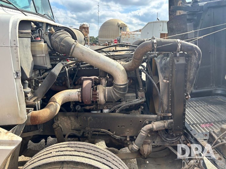 1994-freightliner-fld120-image-59