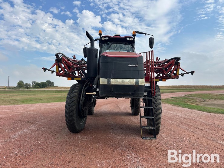 2019-case-ih-trident-5550-image-2