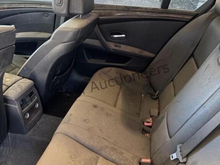 2008-bmw-528i-sdn-image-22