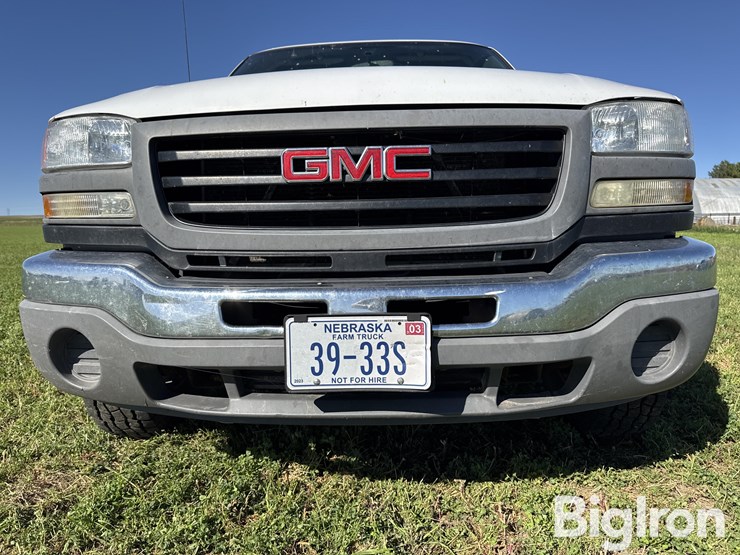 2005-gmc-sierra-2500-image-11