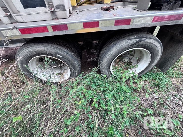 2004-magnolia-trailer-image-28