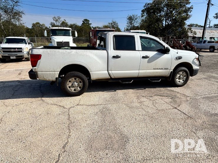 2018-nissan-titan-image-4