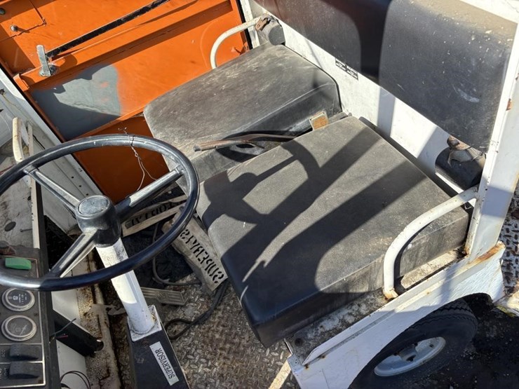 taylor-dunn-b2-48-image-11