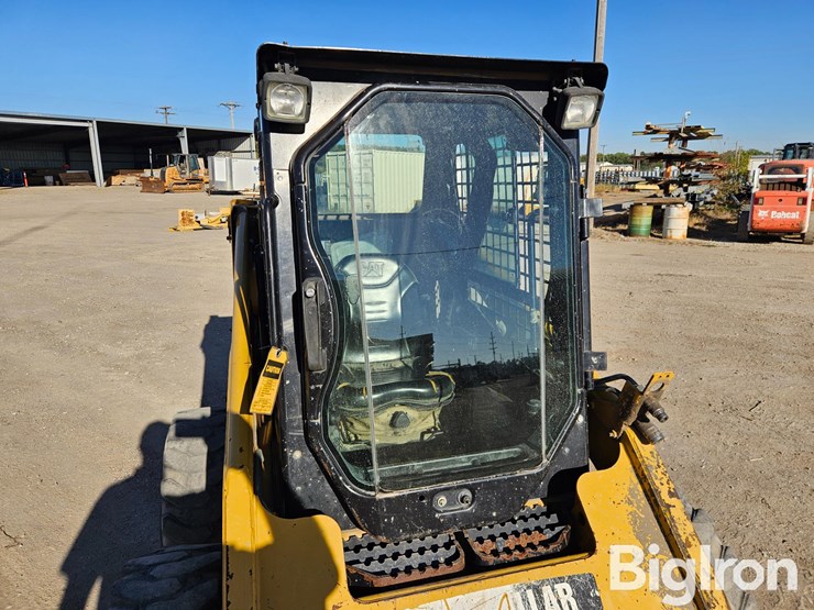 2013-caterpillar-226b3-image-11